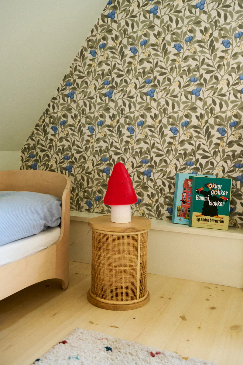 Egmont Toys Heico Mushroom Lamp Small Red - Image 6