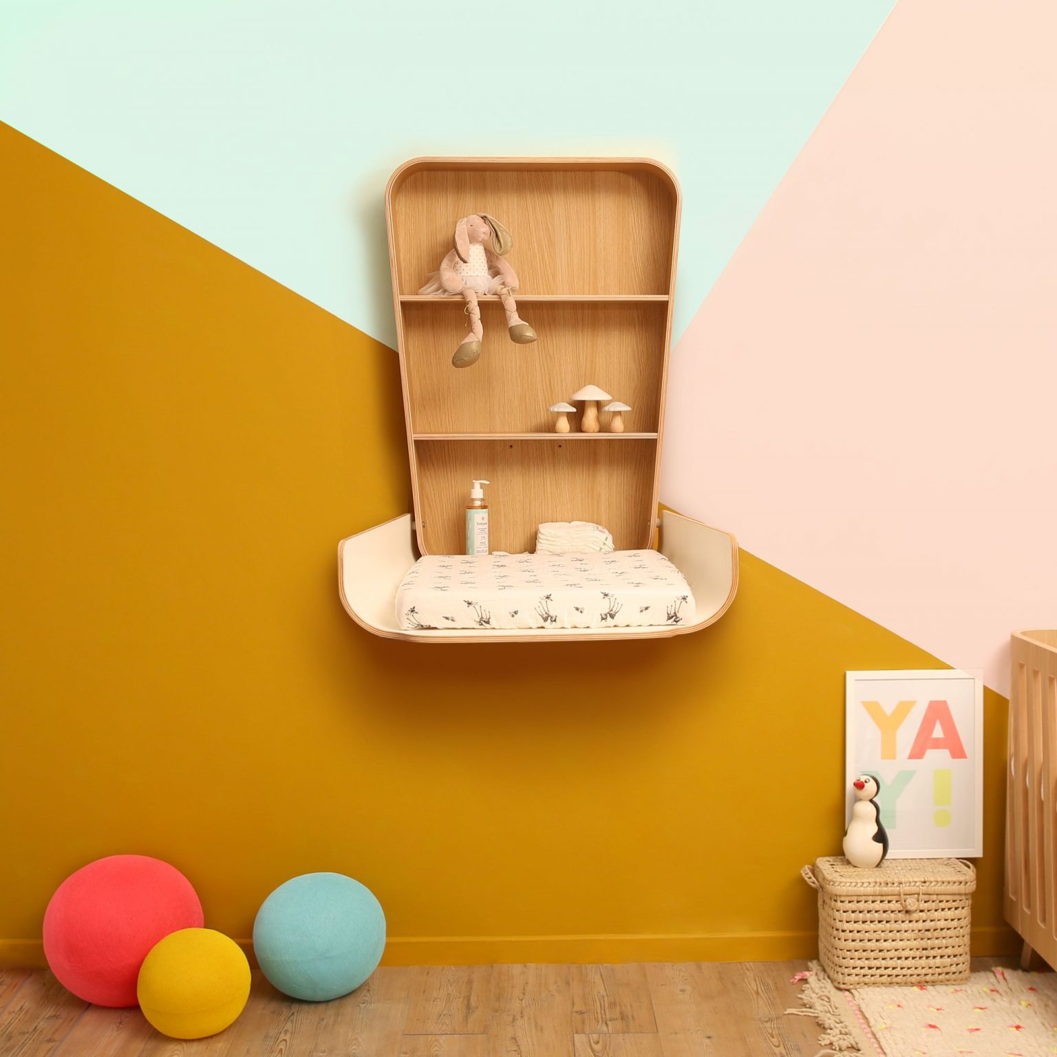 Charlie Crane Noga Changing Table + Pudi Mattress Kit Leo & Bella