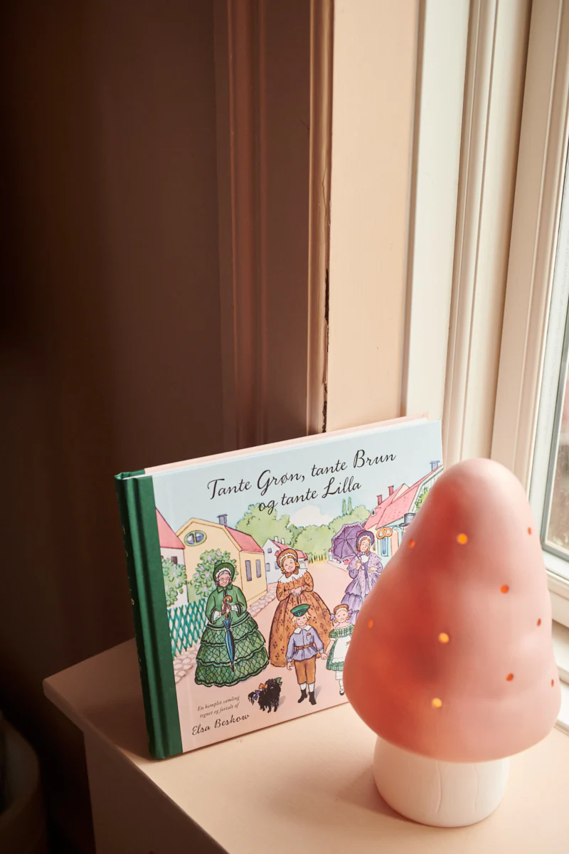 Egmont Toys Heico Mushroom Lamp Small Vintage Pink - Image 8