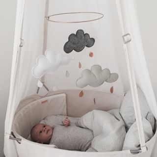 Konges Sløjd Mobile Cloud and Raindrops Pinkberry - Image 3