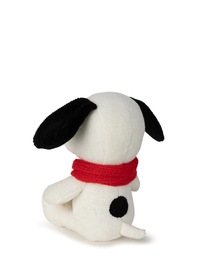 Peanuts Snoopy Sitting with Scarf 17cm - Image 4