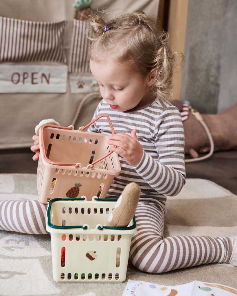 OYOY Yummy Shopping Basket - Coral - Image 3