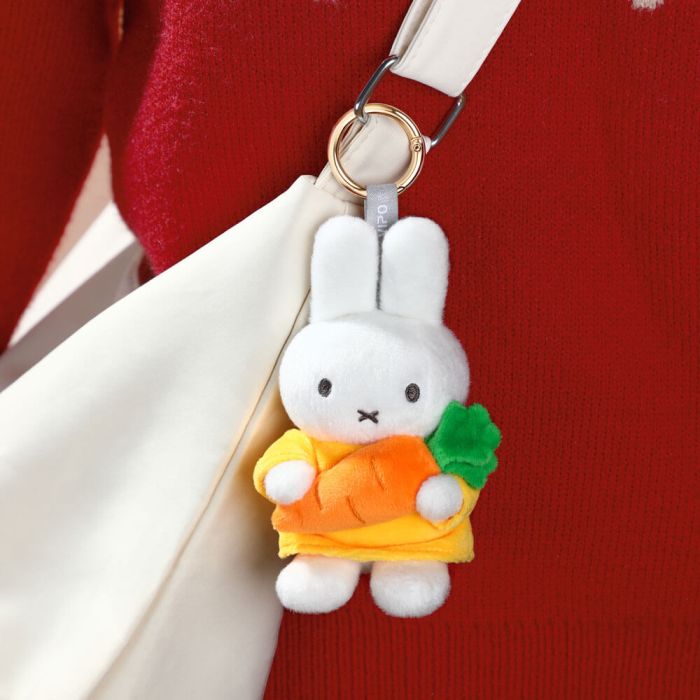 Miffy Keychain Miffy with Carrot - Image 4