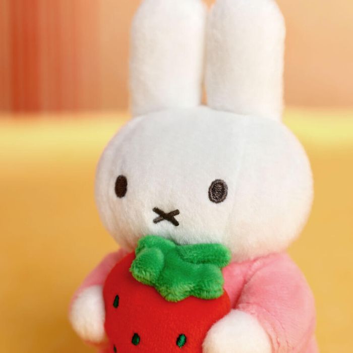 Miffy Keychain Miffy with Strawberry - Image 3