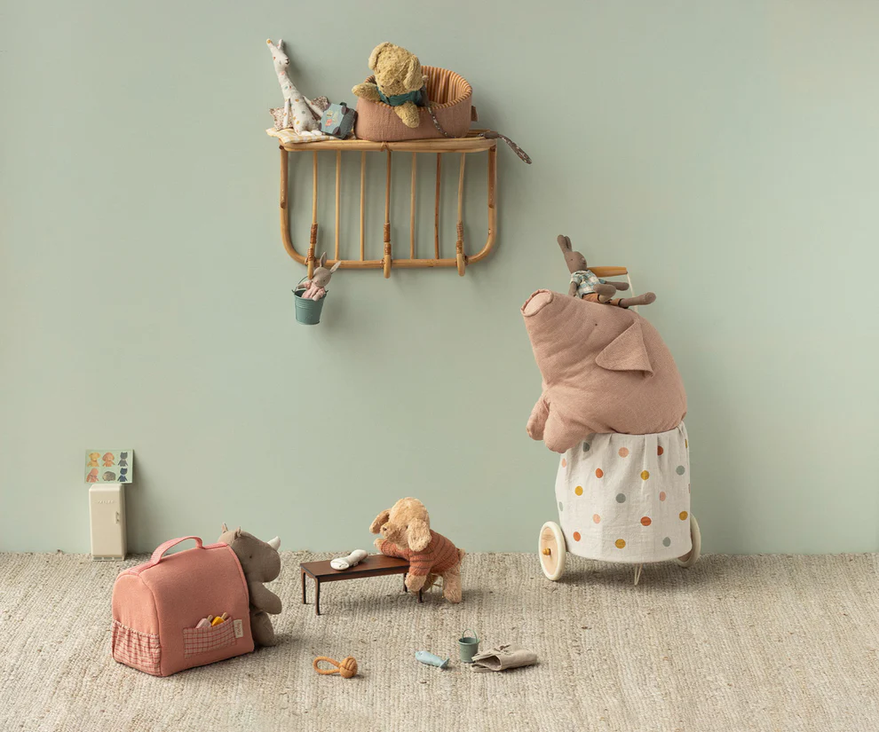 Maileg Pet Carrier Coral - Image 6