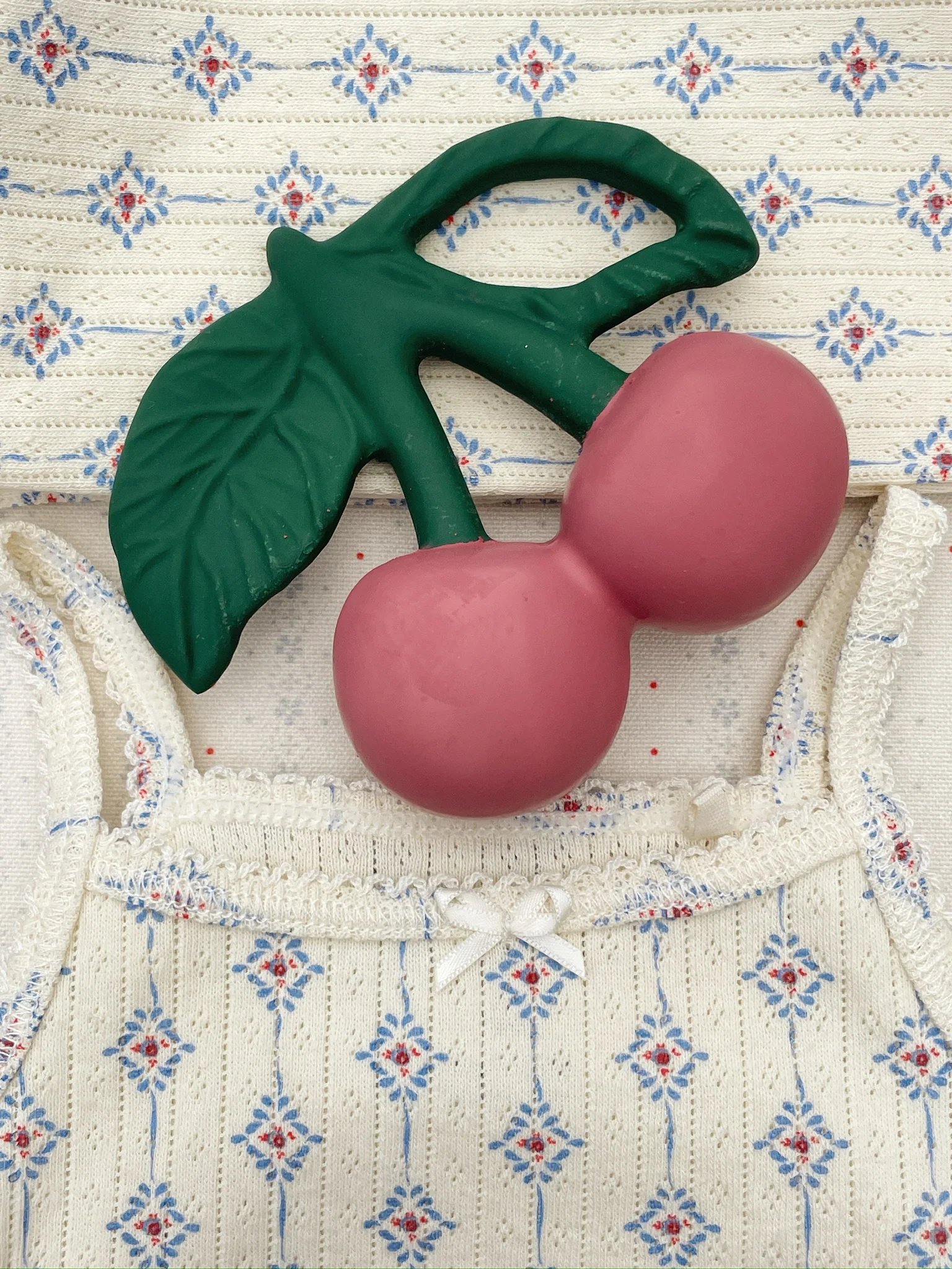 Konges Sløjd Teether Soother Cherry - Image 7