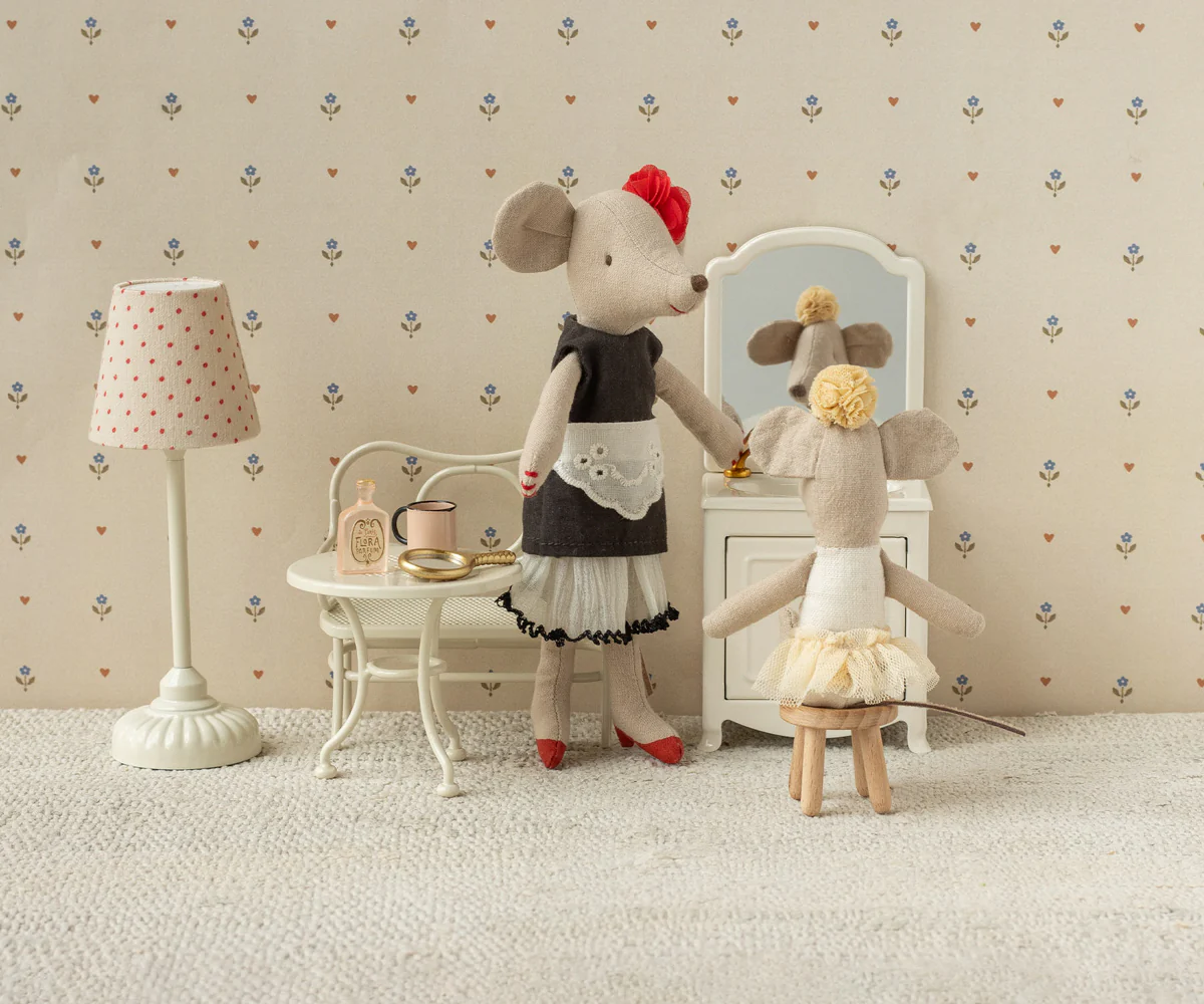 Maileg Mouse Mum Beautician / Fancy Maid - Image 4
