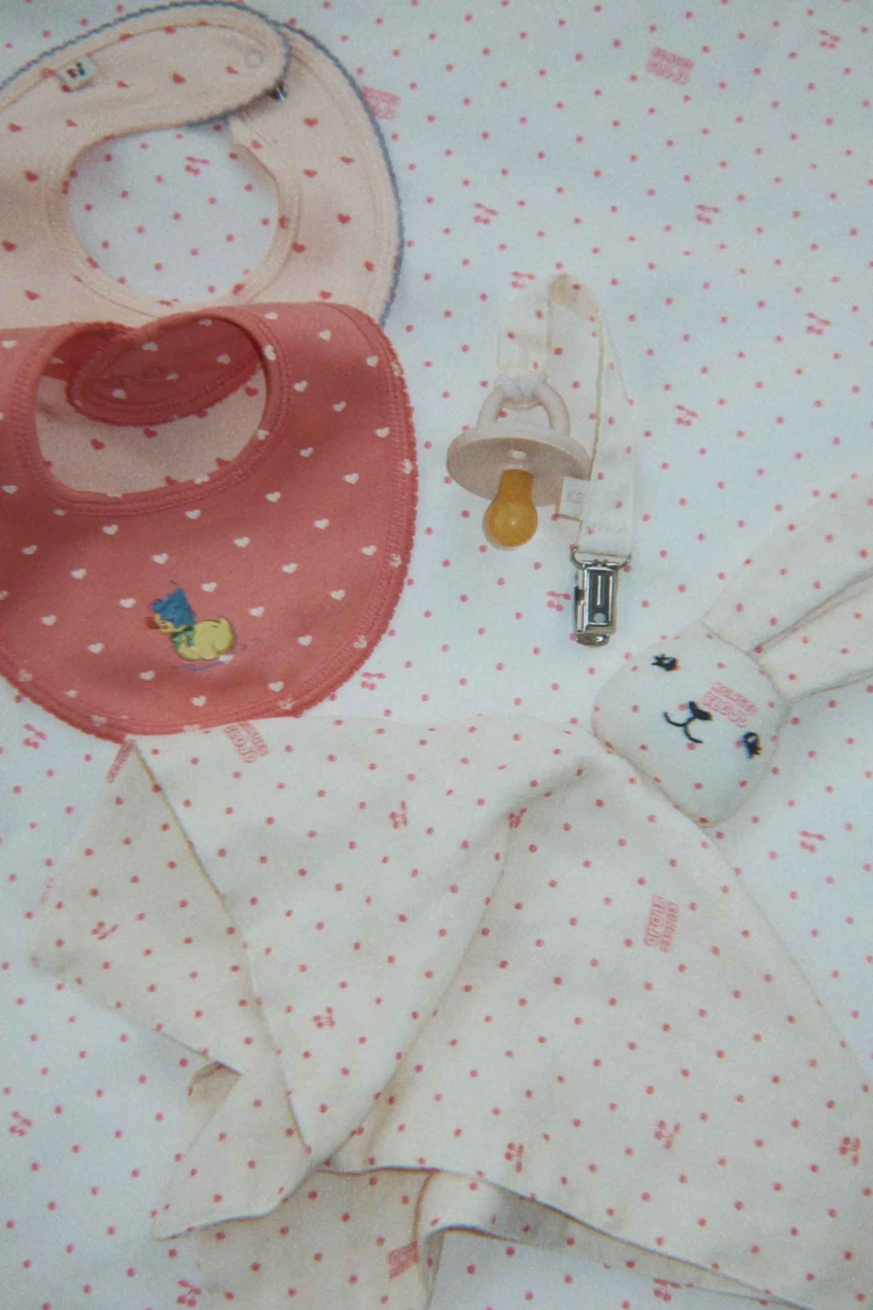 Konges Sløjd Sleepy Rabbit Cherry Dot - Image 4