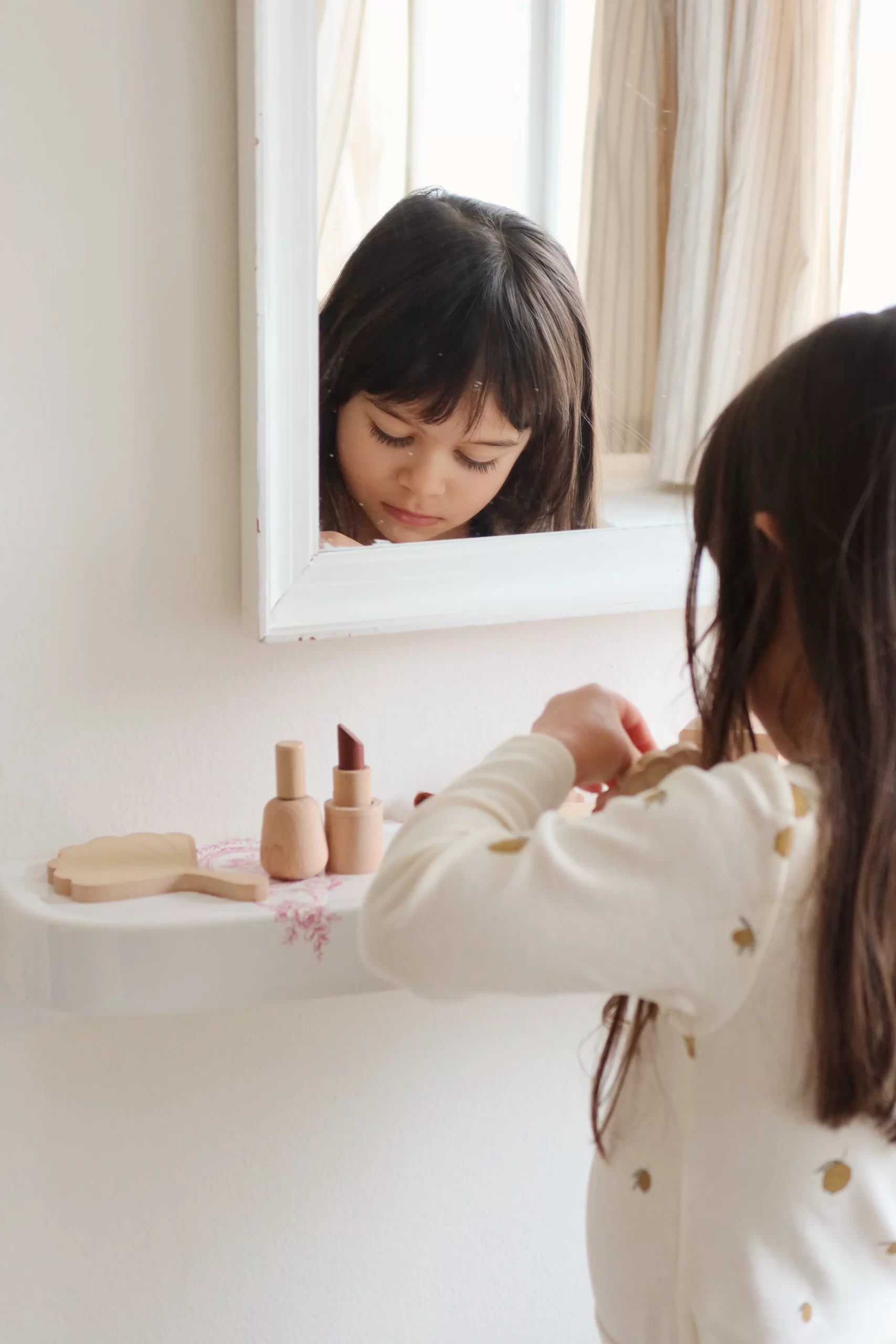 Konges Sløjd Wooden Beauty Makeup Set - Image 5