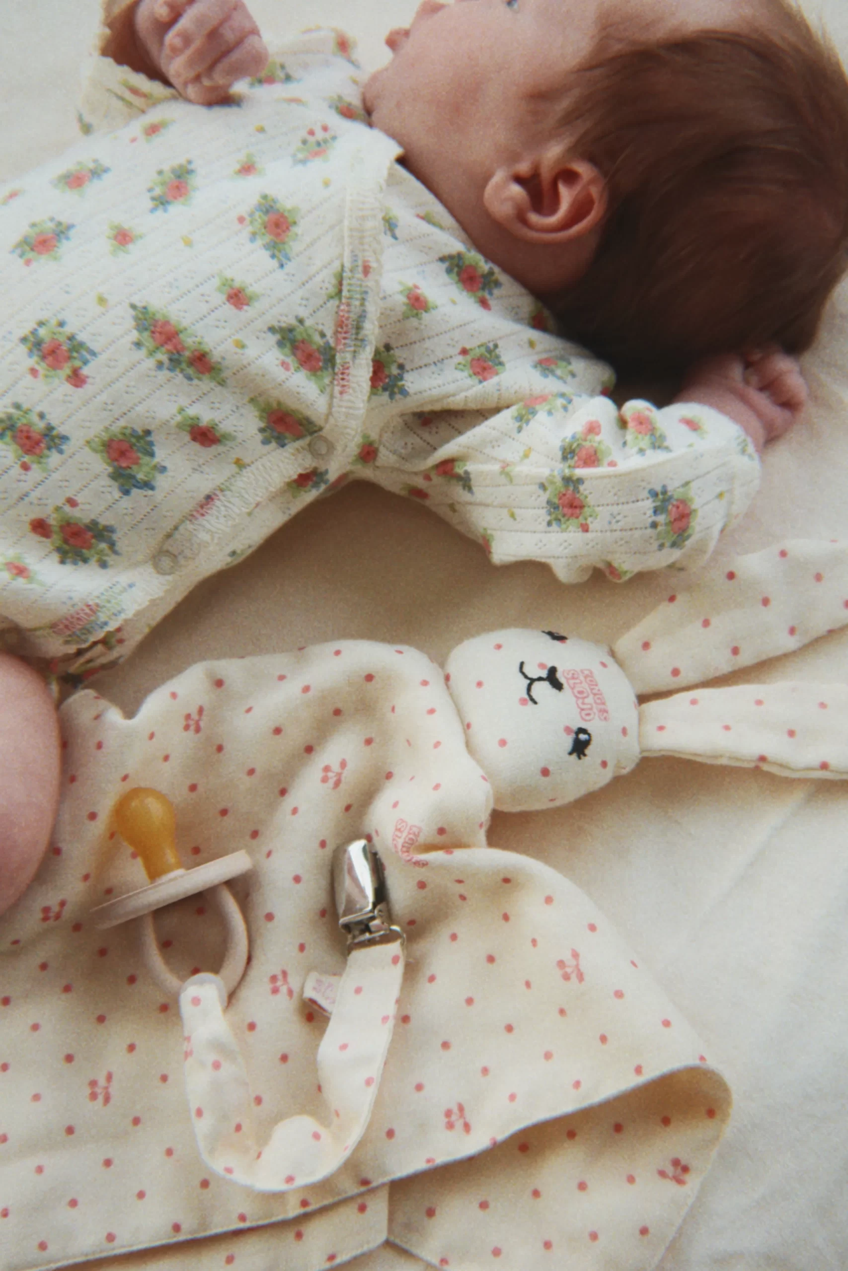Konges Sløjd Sleepy Rabbit Cherry Dot - Image 5